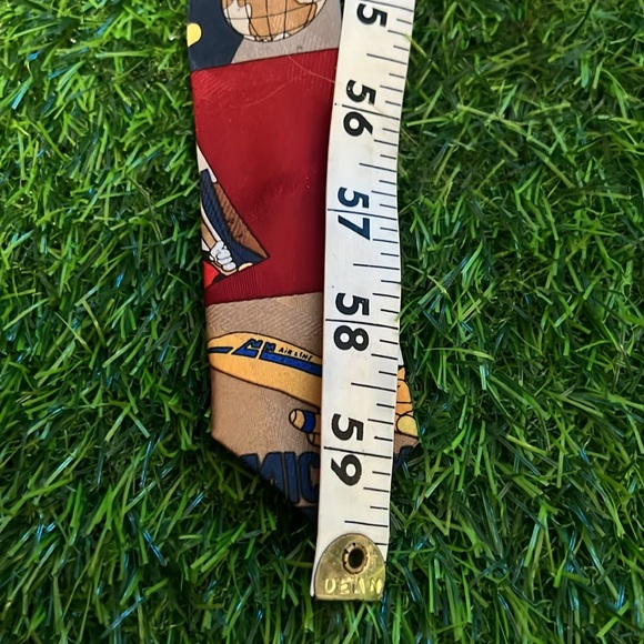 Disney Tie Mickey on Vacation GUC - Picture 11 of 11